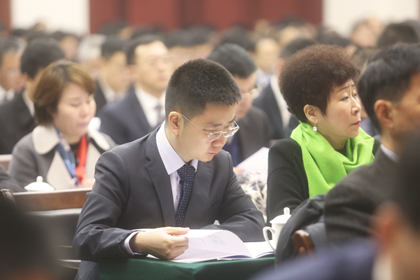 謝毅董事長認真學習會議材料_副本.jpg