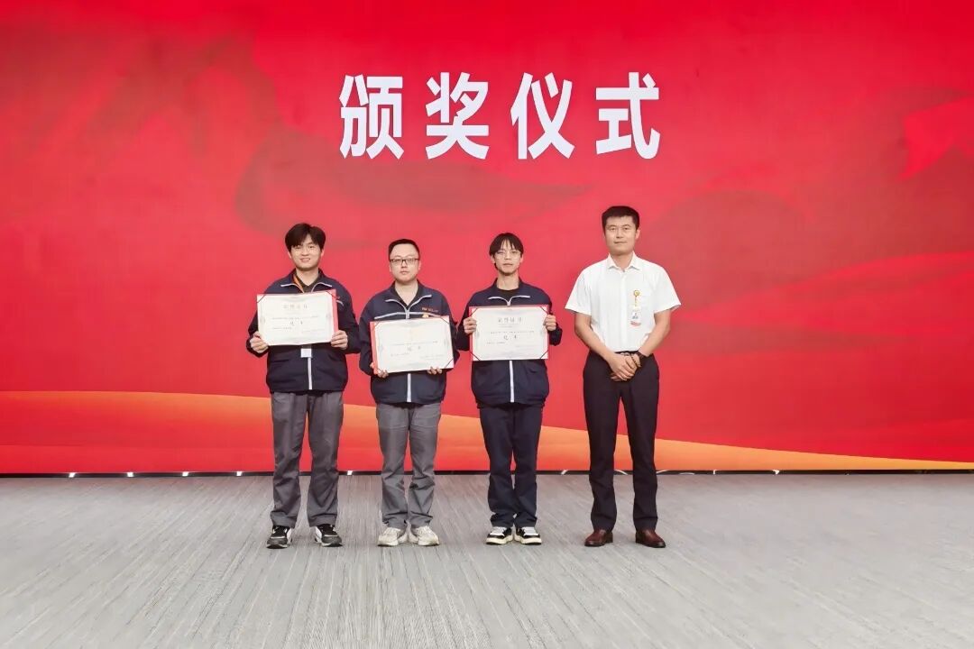 1b89e2b02a262c511e76ddd62782d752.jpg
